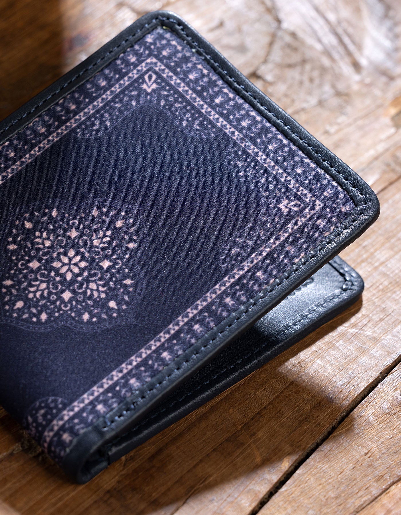 Royal Tapestry Wallet – Artwork Exterior & Leather Interior